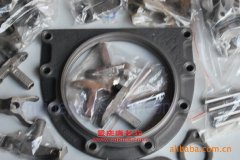 云河集團(tuán)CYH5241XXYAX33廂式運輸車用的康明斯ISDe270 30發(fā)動機的大修及配件