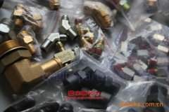 沈飛SFQ5150XXY廂式運輸車用的康明斯EQB180-20發(fā)動機的配件及大修